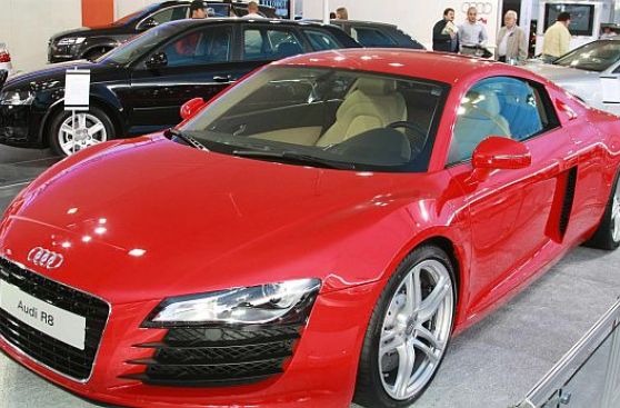 ¿Cuánto cuesta alquilar un auto premium en el mercado local?