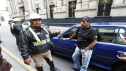 Intervención a hombre que hacía taxi colectivo generó gresca