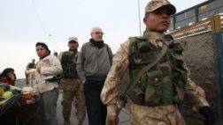 Los soldados a la calle, por Roberto Chiabra León