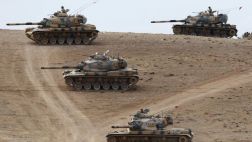 Turquía moviliza tanques de guerra a la frontera con Siria