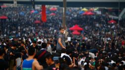 Manifestantes de Hong Kong lanzan ultimátum a China