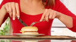 Evita ingerir estos alimentos si vas a viajar
