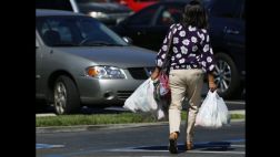 EE.UU.: California prohíbe el uso de bolsas de plástico