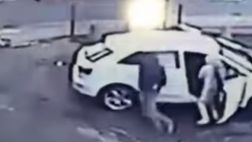 VIDEO: Esta mujer evita que roben su camioneta