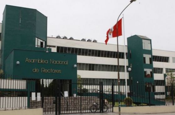 Ministerio de Educación denunció a funcionarios de la ANR