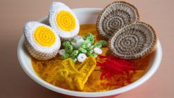 Aprende a crear deliciosos platillos usando lana y un crochet