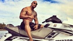 "Baywatch" llegará al cine con ‘La Roca’ como protagonista