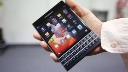 El BlackBerry Passport logra ser productivo antes que bonito