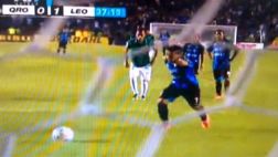 Querétaro: le quitó el penal a Ronaldinho y lo falló