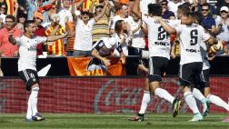 Valencia derrotó 3-1 al Atlético Madrid y es líder provisional