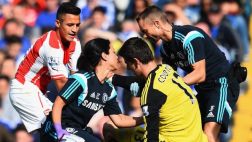 Courtois hospitalizado tras sufrir un choque con Alexis Sánchez