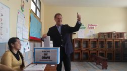 Jorge Muñoz tras votar: "Estoy muy optimista por resultados"