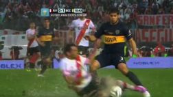 Boca Juniors empató 1-1 con River Plate bajo torrencial lluvia