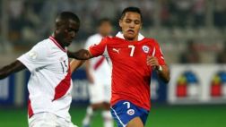 Alexis Sánchez y Bravo llegaron a Chile para jugar ante Perú