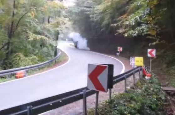 Increíble vuelta de campana en un rally de Polonia