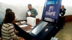 Manual para ser elegido, por Carlos Adrianzén