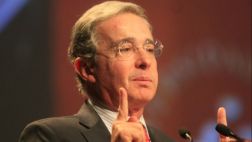 Diputados chavistas piden declarar a Uribe persona "non grata"