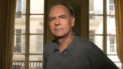 Patrick Modiano: "Cuando escribes te escondes detrás del libro"