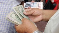 El tipo de cambio baja ligeramente y cierra a S/.2,906