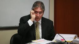 Aurelio Pastor pide que lo separen del Partido Aprista