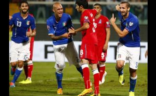 Italia venció a Azerbaiyán con dos goles de Chiellini