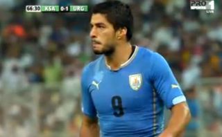 La increíble ocasión de gol que perdió Luis Suárez con Uruguay