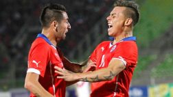 Chile goleó 3-0 a Perú en Valparaíso con doblete de Vargas