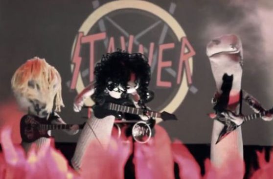 YouTube: las medias también pueden tocar heavy metal