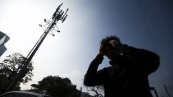 Así puede evitar la radiación que emite su celular
