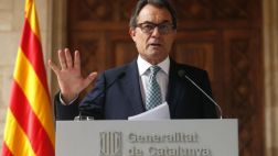 Mas anuncia una consulta alternativa sin validez en Cataluña