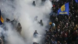 Disturbios frente al Parlamento de Ucrania dejan 15 heridos