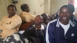 Africano permanecerá internado en hospital hasta mañana