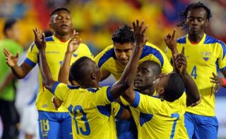 Ecuador goleó 5-1 a El Salvador en despedida de Iván Hurtado