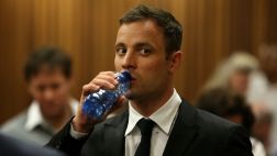 "Pistorius no puede salirse con la suya", dice primo de Reeva
