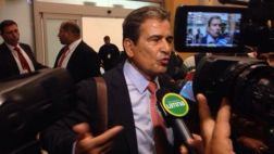 Pinto llegó a Lima e hinchas pidieron que sea técnico de Perú