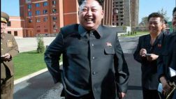 Kim Jong Un volvió aparecer en público apoyado en un bastón