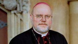 "Es inconcebible que los gays no puedan vivir en el Evangelio"