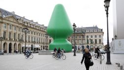 Esta escultura genera gran polémica en París