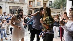 Parejas uruguayas se casaron en la calle por una huelga