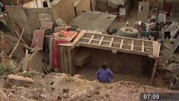 Pesado volquete cayó sobre vivienda en Pamplona Alta