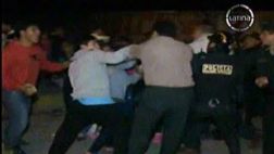 Ronderos se enfrentaron a policías por cierre de discoteca