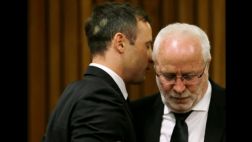 ¿Cómo tomaron los Pistorius la condena de 5 años de cárcel?
