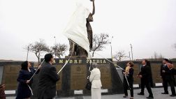 Plaza a la Bandera fue presentada con dos meses de retraso