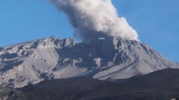 Volcán Ubinas cumplió un mes sin registrar explosiones