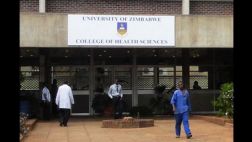 La universidad que ha prohibido los besos en público