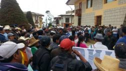 Puneños exigen reubicación de antenas de telefonía móvil