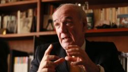 García Belaunde: "Piñera desconoce tratados internacionales"
