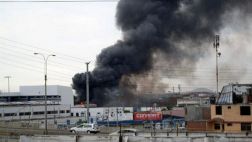 Callao: fuerte incendio en almacén de fábrica textil