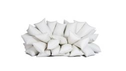 Relájate en este delicioso sofá hecho con almohadas