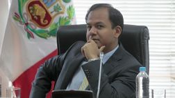 "Abugattás juega en pared con López Meneses para amedrentarme"